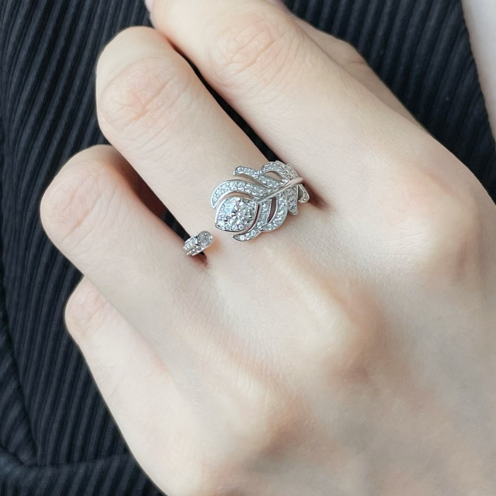 Boucheron Small Feather Ring